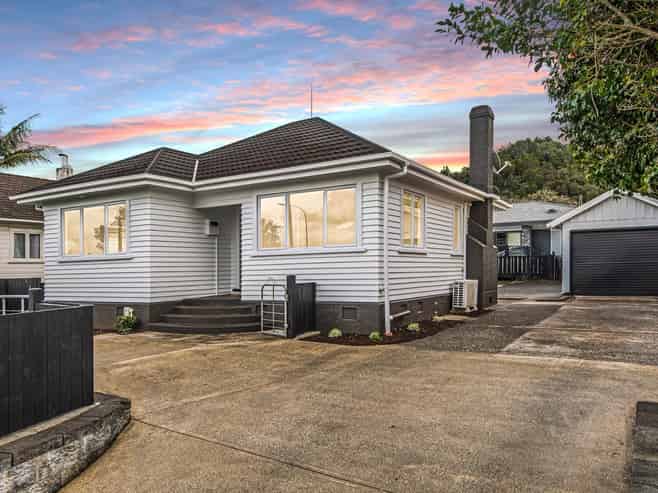 296 Western Hills Drive, Avenues