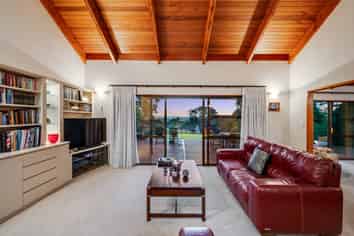 238 Point View Drive, East Tamaki Heights