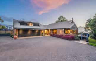 238 Point View Drive, East Tamaki Heights