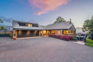 238 Point View Drive, East Tamaki Heights