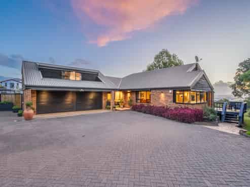 238 Point View Drive, East Tamaki Heights