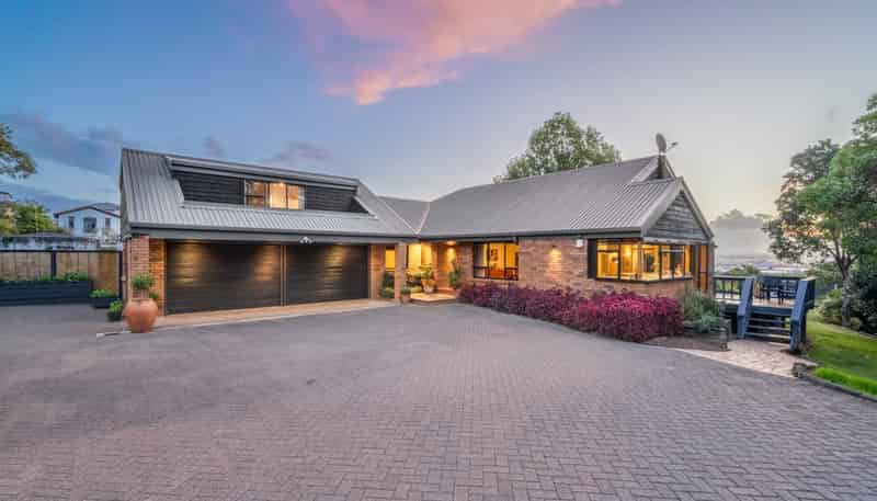 238 Point View Drive, East Tamaki Heights