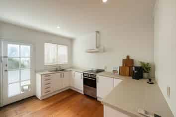 4/81-83 Jervois Road, Herne Bay