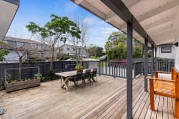 37 Amorino Drive, Red Beach