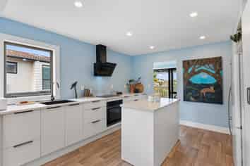37 Amorino Drive, Red Beach