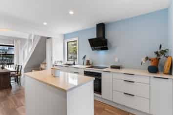 37 Amorino Drive, Red Beach