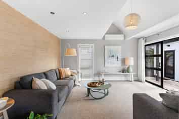 37 Amorino Drive, Red Beach