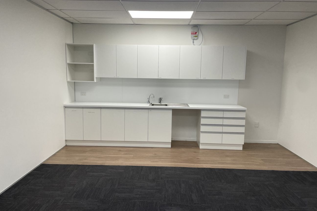 High Exposure. Ample Parking. Available Now. - Ansicht 6