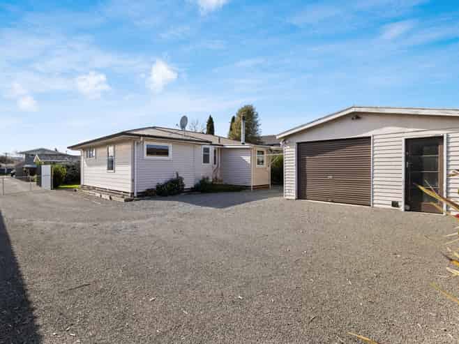 77D Lakings Road, Yelverton