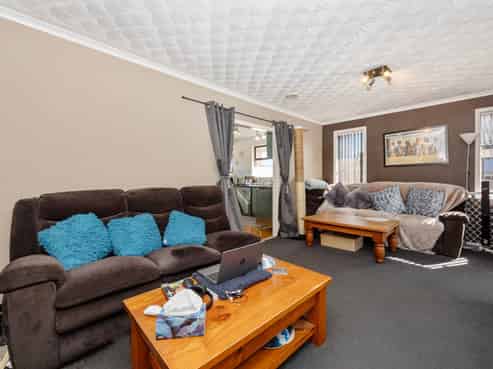 15 Colwill Road, Massey