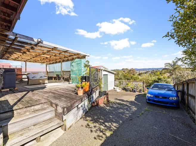 15 Colwill Road, Massey