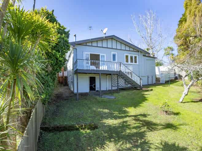 1/49 Konini Road, Titirangi