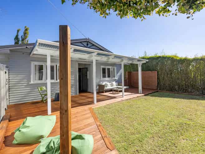 1/49 Konini Road, Titirangi