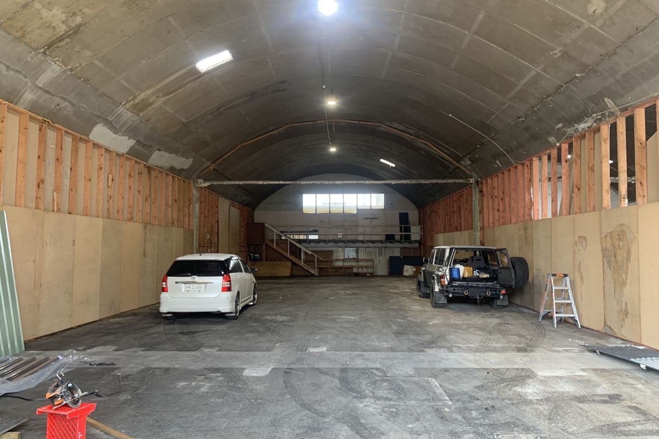 Light Industrial Unit in Otahuhu | 340 m² - Изглед 2