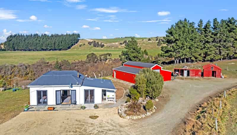 2254 Herbert-Hampden Road, Herbert