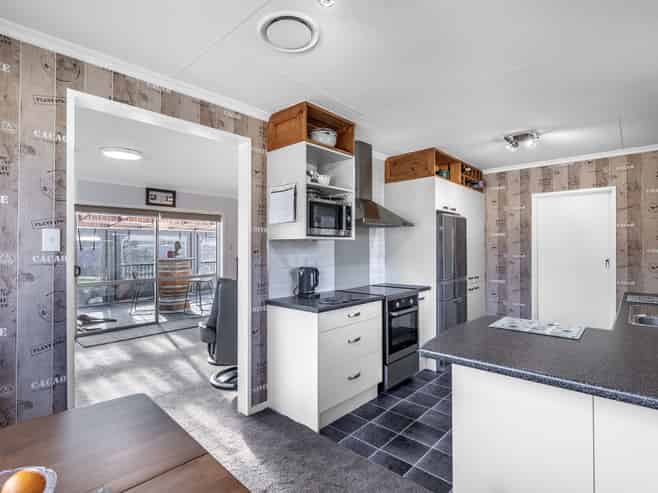 4 Alexander Place, WOODLANDS