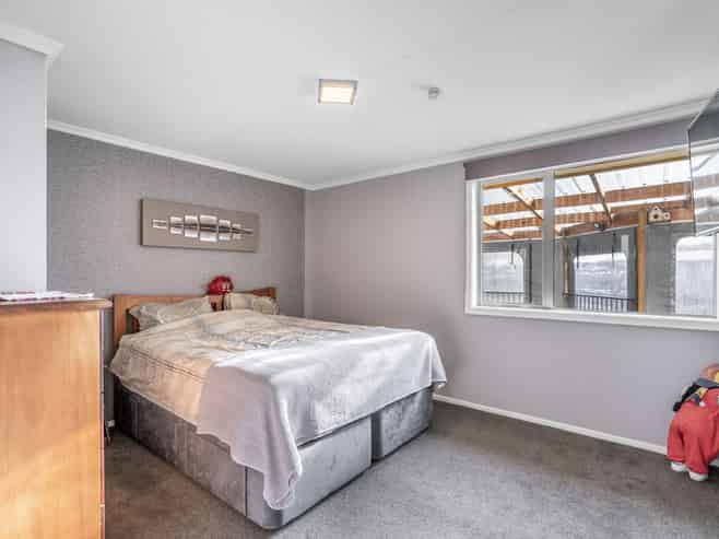 4 Alexander Place, WOODLANDS