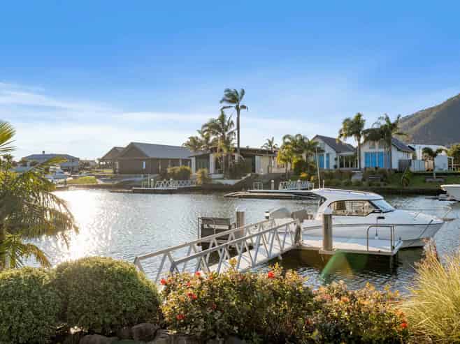 140 Waterways Parade, Pauanui