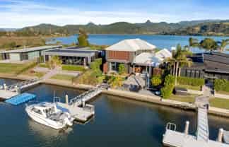 140 Waterways Parade, Pauanui