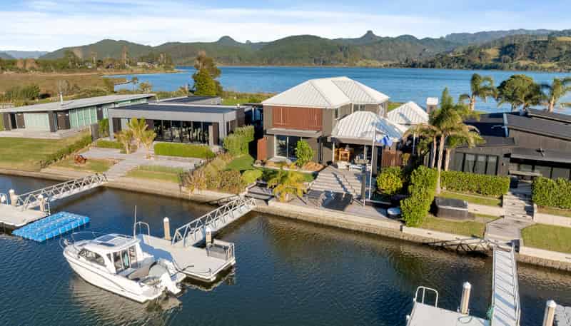 140 Waterways Parade, Pauanui