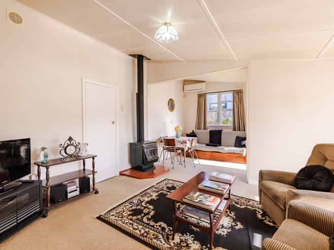 7 Cooper Street, Mornington