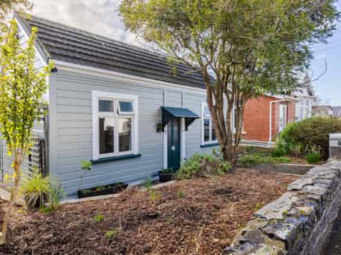 7 Cooper Street, Mornington