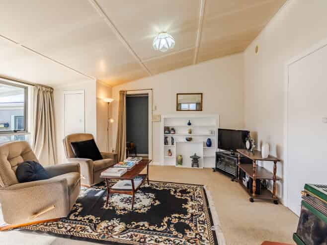 7 Cooper Street, Mornington
