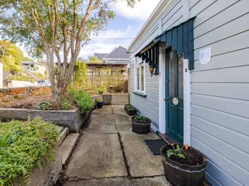 7 Cooper Street, Mornington