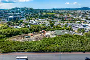 RECEIVERSHIP SALE - DEVELOPMENT SITE WITH INCOME