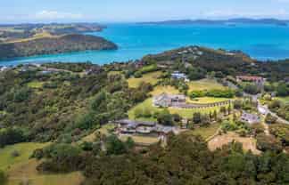 76 Brick Bay Drive, Sandspit