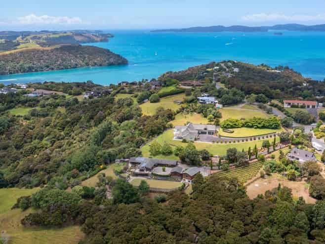 76 Brick Bay Drive, Sandspit