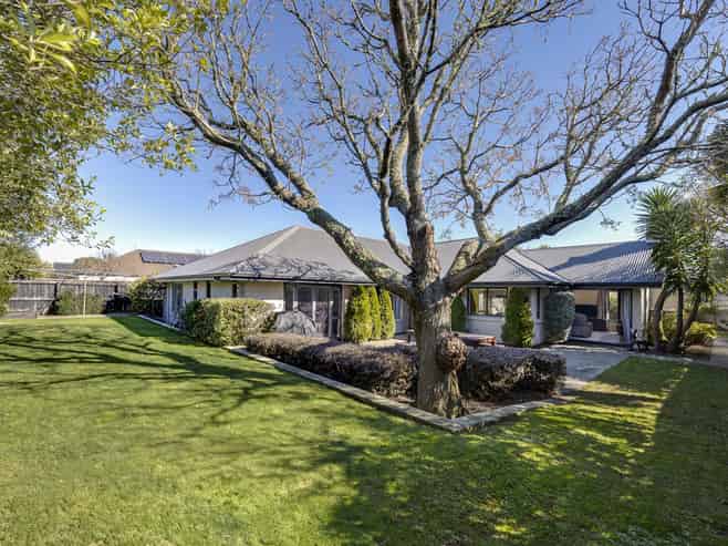 11 Antoine Grove, Richmond