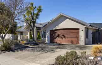 11 Antoine Grove, Richmond