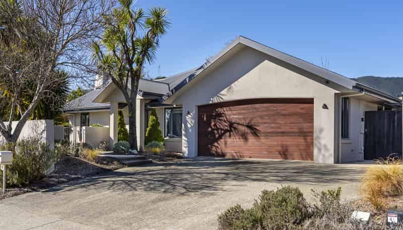 11 Antoine Grove, Richmond