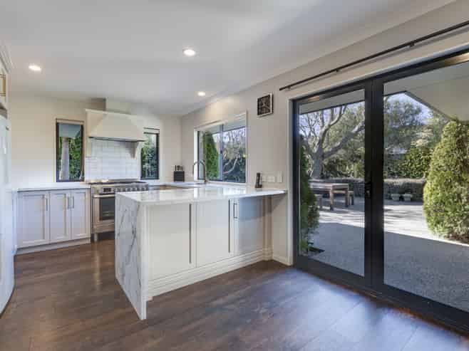 11 Antoine Grove, Richmond