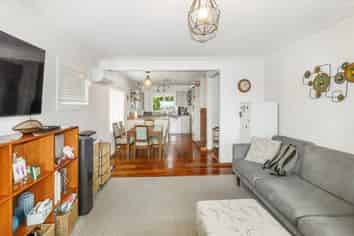 93 Wallace Road, Mangere Bridge