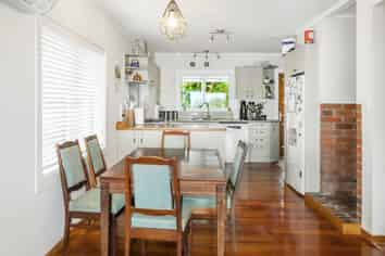 93 Wallace Road, Mangere Bridge