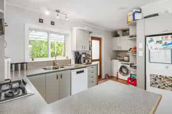 93 Wallace Road, Mangere Bridge