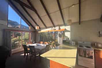 14 Arawata Terrace, Fernhill/Sunshine Bay