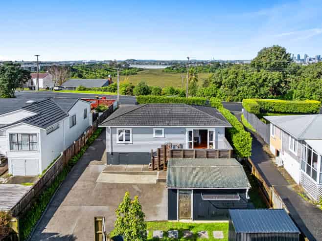 1/74 College Road, Northcote