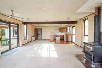 329 Wallacetown-Lorneville Road, MAKAREWA