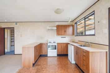 329 Wallacetown-Lorneville Road, MAKAREWA