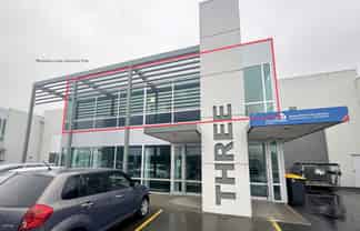 146m² First Floor Office with On-Site Parking
