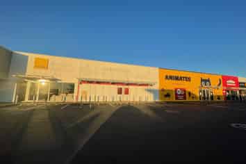 Perfectly Located Lunn Ave Retail