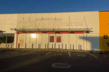 Perfectly Located Lunn Ave Retail