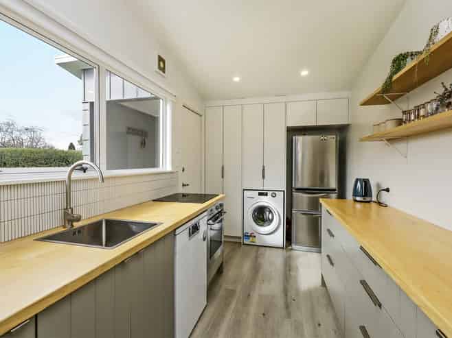 92 Tollemache Road East, Longlands