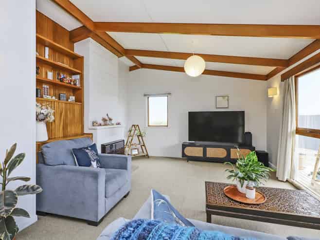 92 Tollemache Road East, Longlands