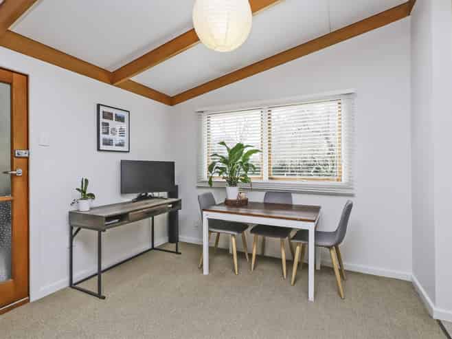 92 Tollemache Road East, Longlands