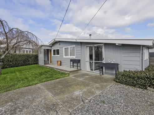 92 Tollemache Road East, Longlands