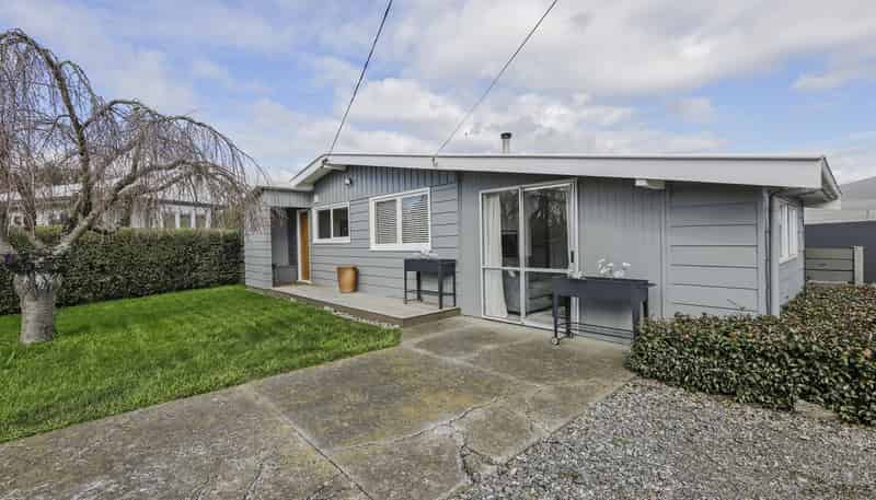 92 Tollemache Road East, Longlands